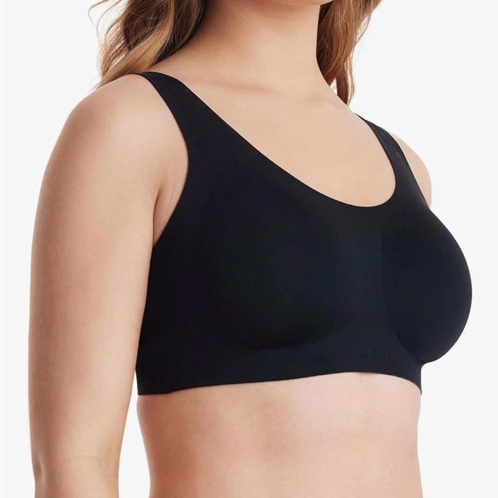 NWOT Momcozy seamless comfort bra